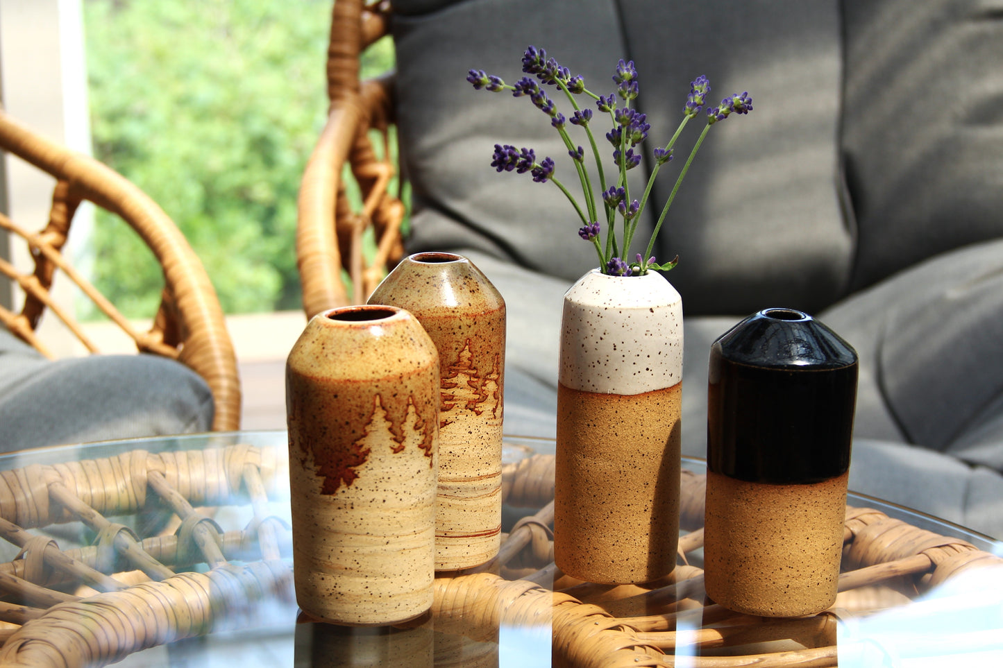 Mini Vase - Noir sur terre rouge