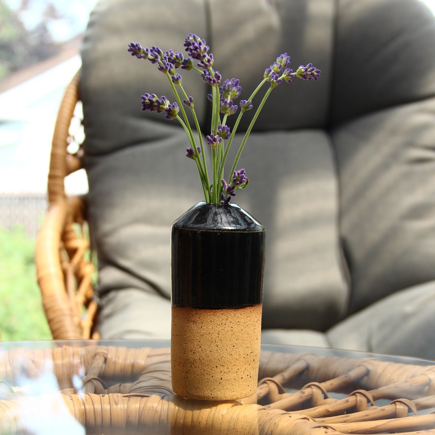 Mini Vase - Noir sur terre rouge