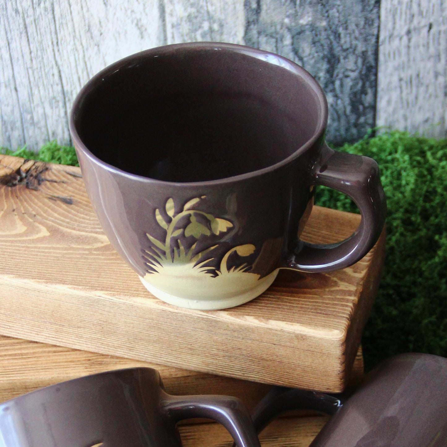 Tasse à latté "Pousses printanières" - Brun chocolat sur argile marbrée vert printemps