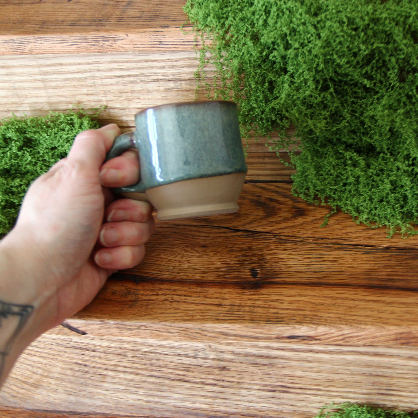 Tasse Espresso   - Bleu vert cuivré sur argile unie sable foncé