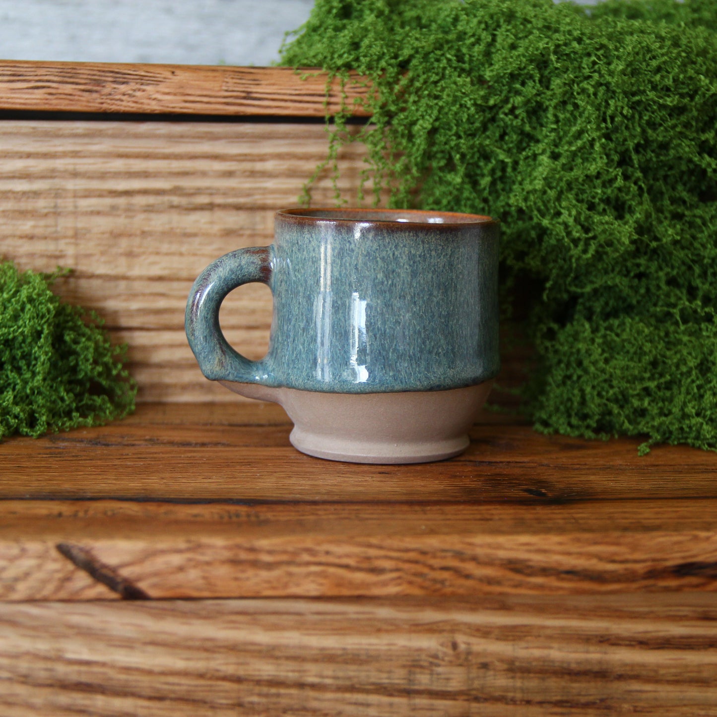 Tasse Espresso   - Bleu vert cuivré sur argile unie sable foncé