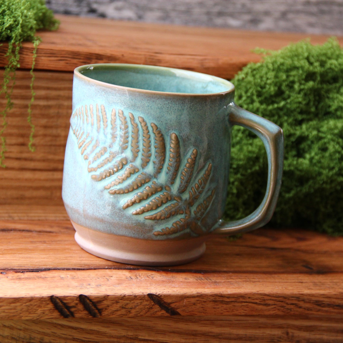 Tasse "Fougères 3D" - Vert Turquoise lustré sur argile sable