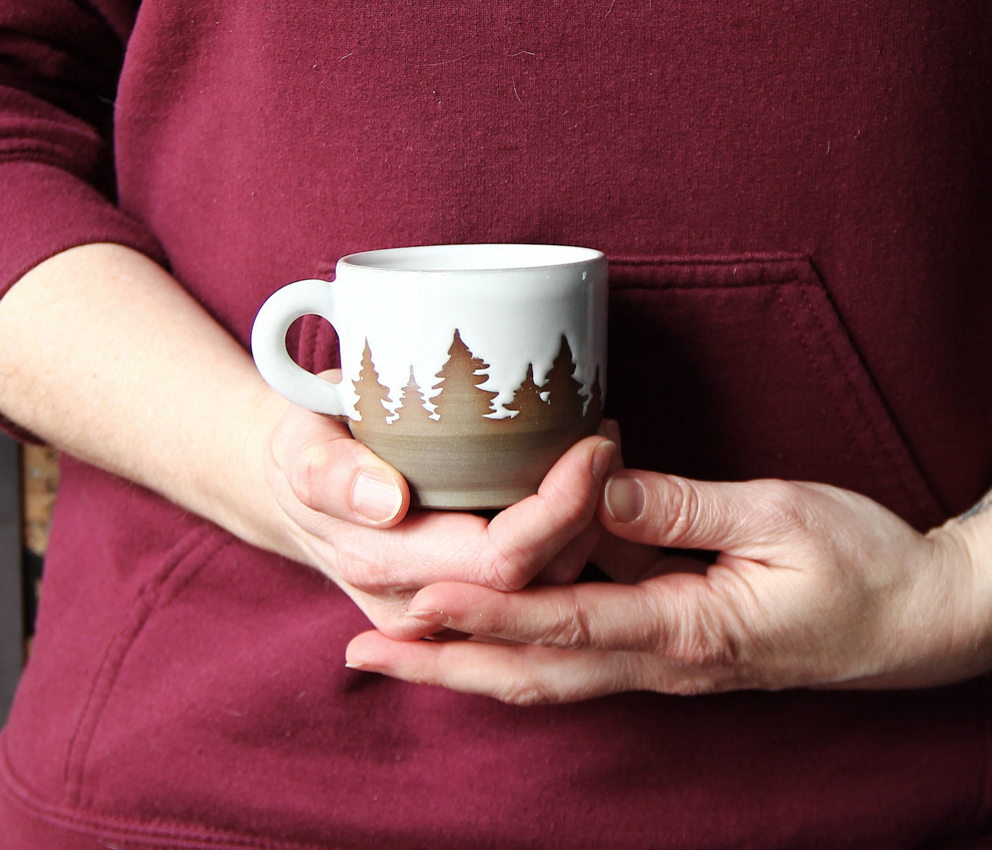 Tasse à Espresso / Cortado "Sapins" - Blanc sur terre grise