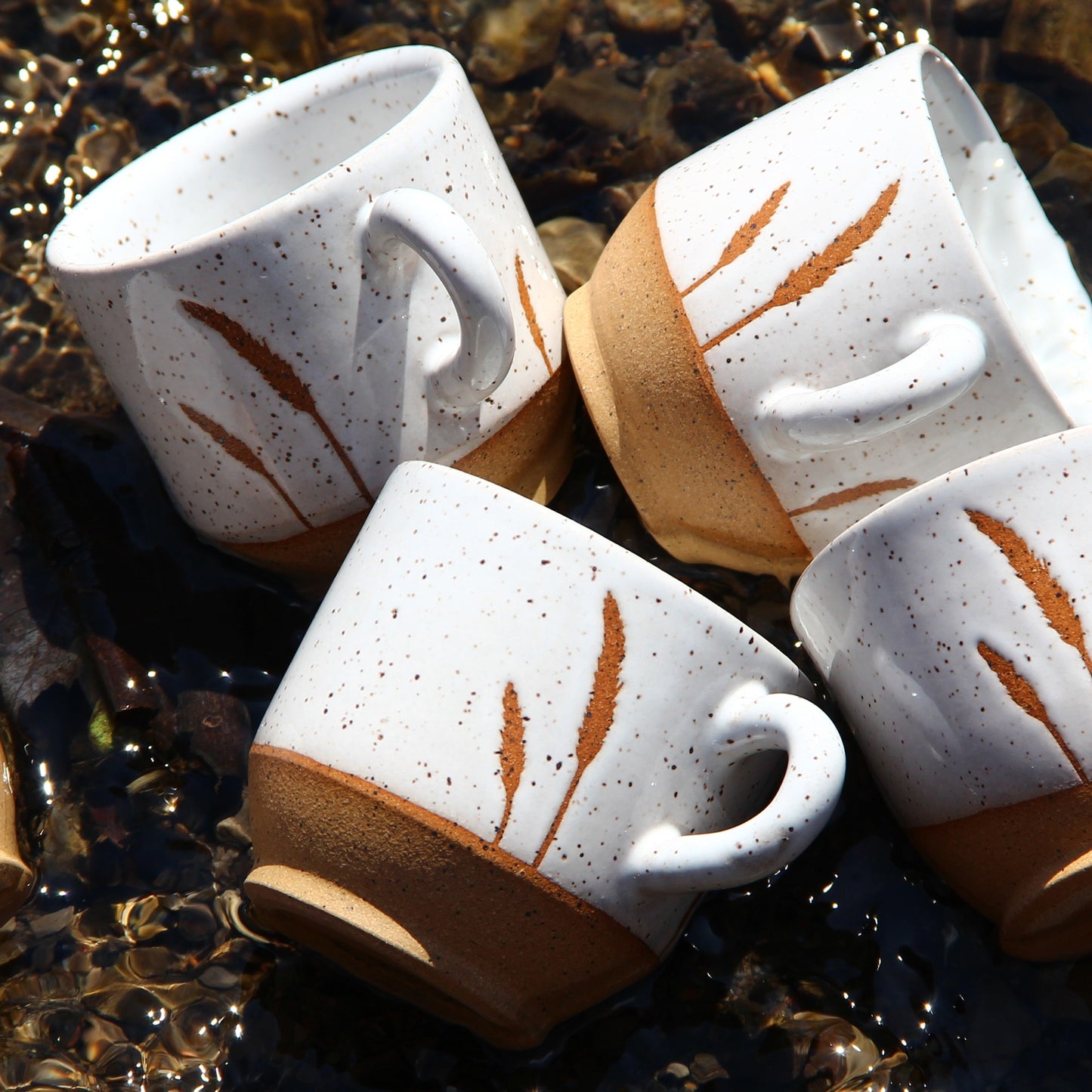 Tasse à Espresso / Cortado "Foins" - blanc sur terre rouge