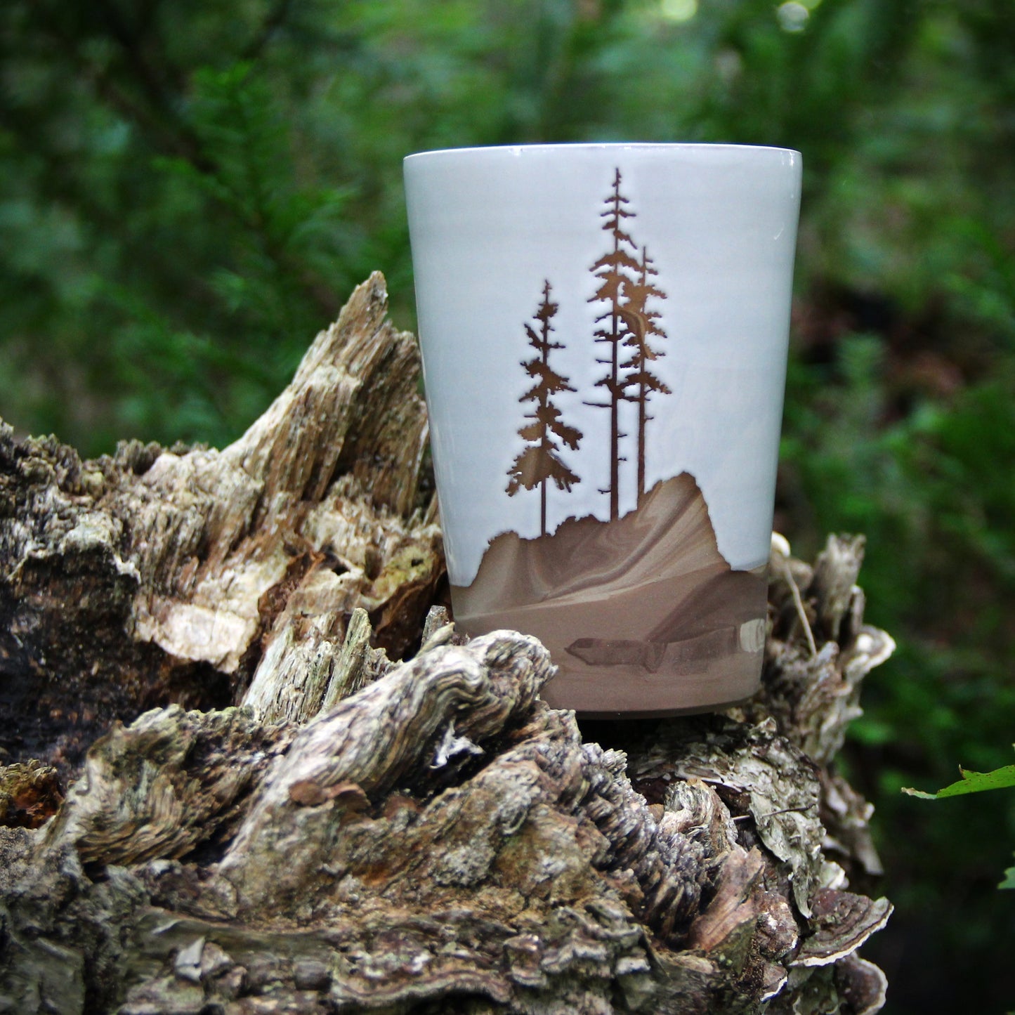 Gobelet  - GRAND - "Sequoias" -  Blanc sur argile marbrée brun