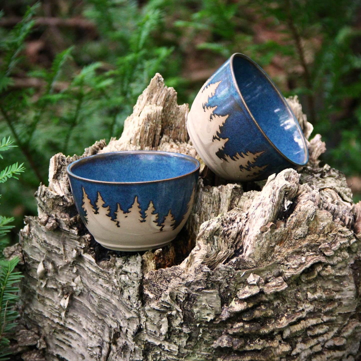 Bol - PETIT - "Sapins" - Bleu Alberta sur argile marbrée beige
